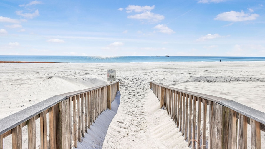 Dolphin Harbor 1B Bay Beach Access Sleeps 10 Three Bedrooms 3 Baths