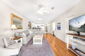3 bedrooms, Internet - Dolphin Harbor 1B Bay Beach Access Sleeps 10 Three Bedrooms 3 Baths (Orange Beach)