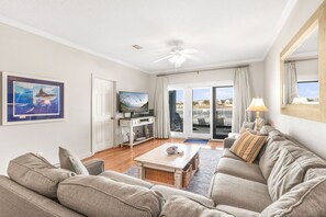 Apartment - Dolphin Harbor 1B Bay Beach Access Sleeps 10 Three Bedrooms 3 Baths (Orange Beach)