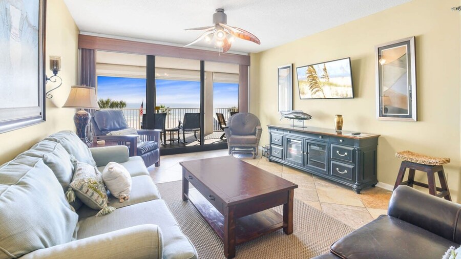 Windward Pointe 305 3rd Floor Beachfront Pool