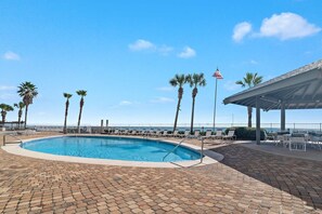 House - Windward Pointe 1104 Free Chair and Umbrella Rental 3 Bedrooms Sleeps 10 (Orange Beach)