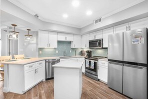 3 bedrooms, Internet - Windward Pointe 303 Ideally Located on 3rd Floor (Orange Beach)