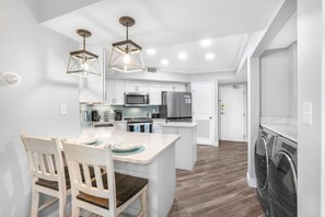 3 bedrooms, Internet - Windward Pointe 303 Ideally Located on 3rd Floor (Orange Beach)