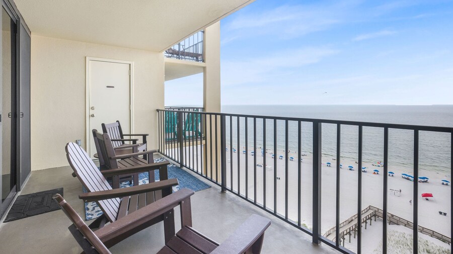 Phoenix II 2101 3 Bedrooms Amenities Galore Beachfront