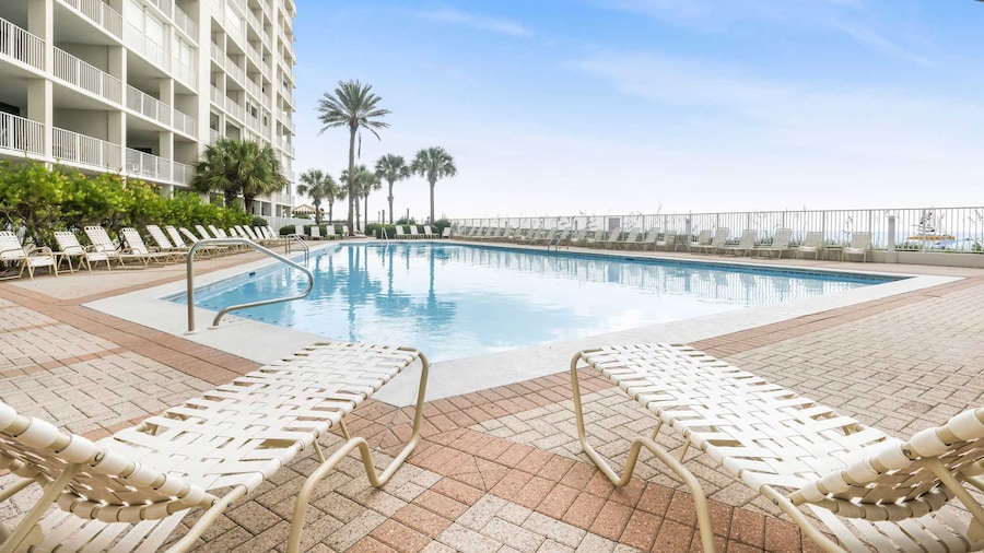 Pelican Pointe1204 3BR 2BA Gulf-front