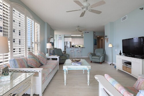 Beach Colony Resort 12 D Sleeps 10 3 Bedrooms 3 Baths Beach Front