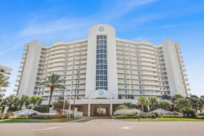 House - Admirals Quarters 3BR 3BA Beachfront 8th Floor 802 (Orange Beach)