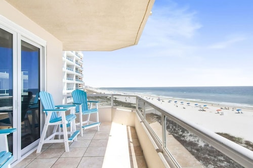 Enclave 401 Beachfront Tennis Stunning Views