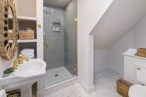 10 habitaciones y acceso a internet 
