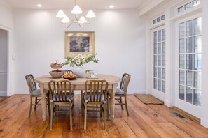 House - The Royce - Two Luxury Family Homes in Downtown Newport (Newport)