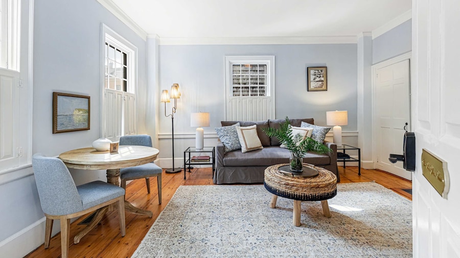 The Royce on Spring - High-end Family Getaway in Newport