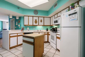Apartment - Windward Pointe 903- Beachfront Indoor Outdoor Pool (Orange Beach)