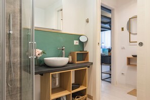 Shower, hair dryer, bidet, towels - Milan Central Station - Green Loft (Milano)