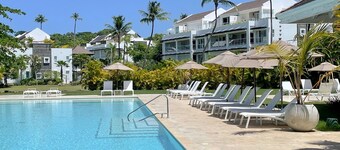 The Beach View Playabonita Beachfront Pool