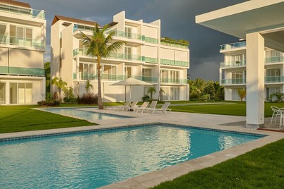 3BR Beach Condo Lakeview Playabonita Pool LUX
