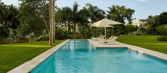 3BR Beach Condo Lakeview Playabonita Pool LUX