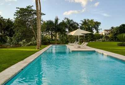 3BR Beach Condo Lakeview Playabonita Pool LUX