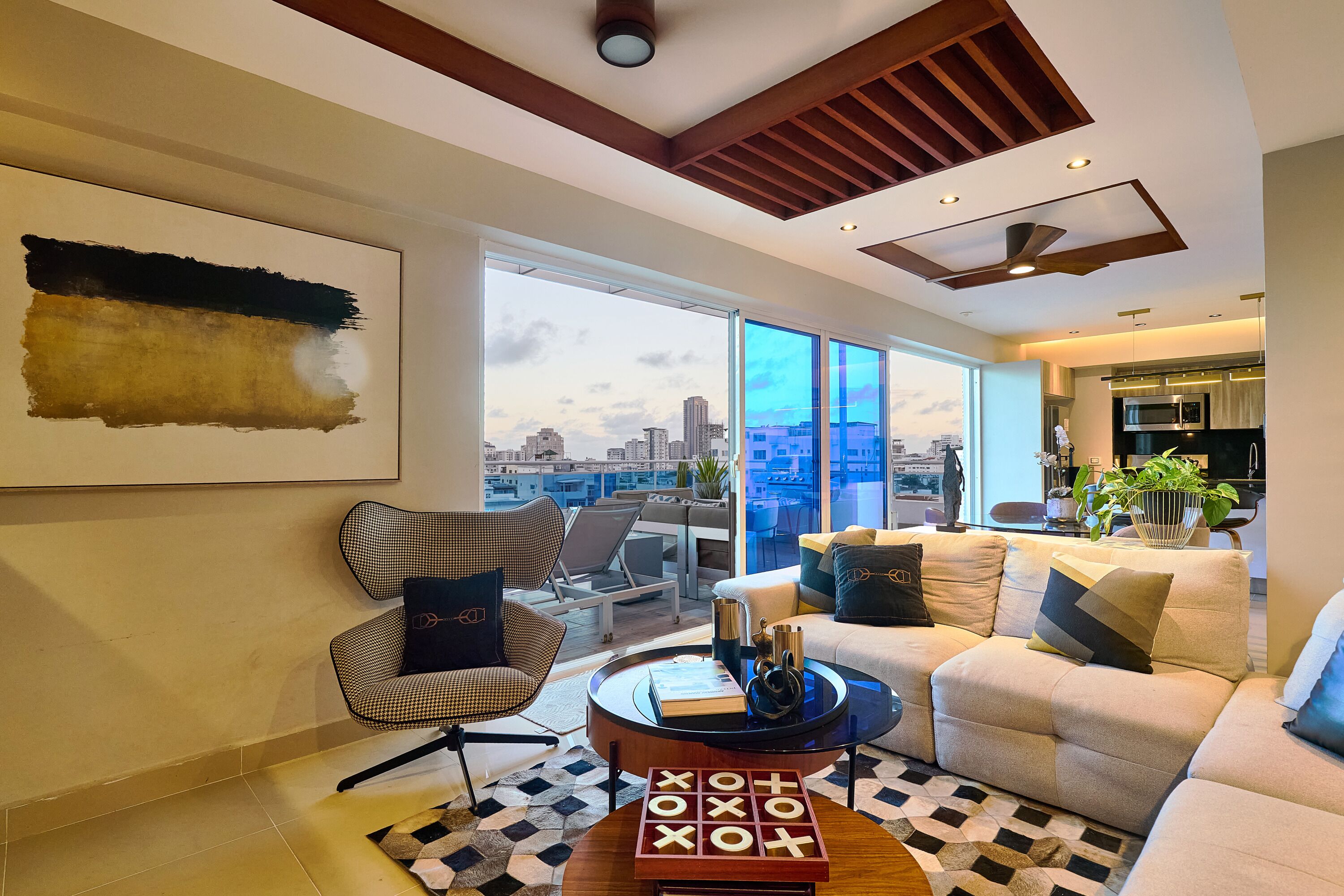 House | 4 bedrooms, desk