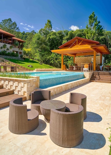 4BR Wood Mountain Villa Jarabacoa Heated Pool