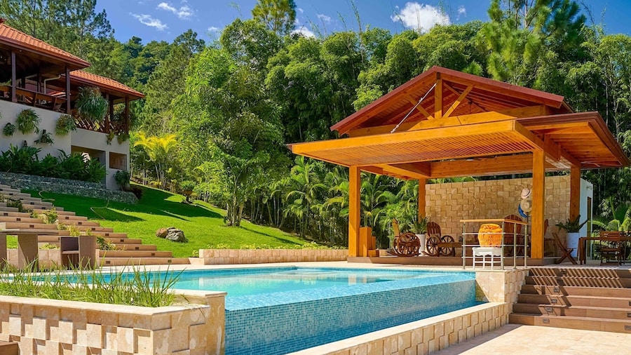 4BR Wood Mountain Villa Jarabacoa Heated Pool