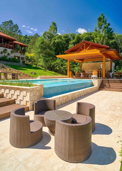 4BR Wood Mountain Villa Jarabacoa Heated Pool