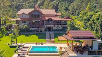 4 bedrooms