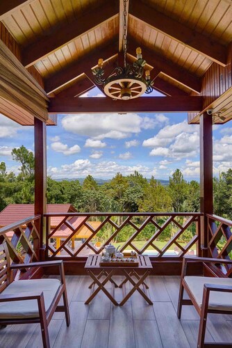 4BR Wood Mountain Villa Jarabacoa Heated Pool