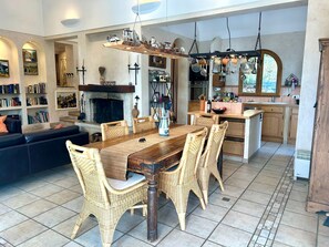 Dining - Panoramic vacation home & guest house on Lac d'Esparron - ideal for families & friends (Esparron-de-Verdon)