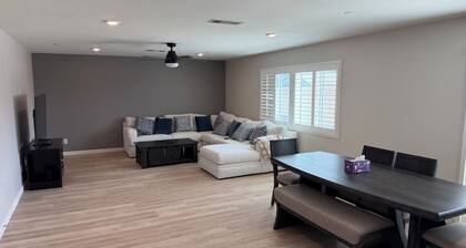 Spacious 4-bedroom house in tranquil Fontana with AC and gym