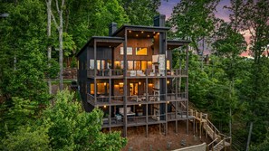Exterior - New Listing Discount-Luxury-Modern-Mountain and Lake View w/ Jacuzzi & Fireplace (Blue Ridge)