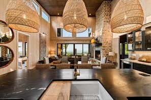Dining - New Listing Discount-Luxury-Modern-Mountain and Lake View w/ Jacuzzi & Fireplace (Blue Ridge)