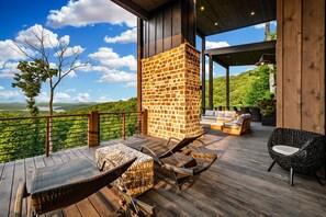 Terrace/patio - New Listing Discount-Luxury-Modern-Mountain and Lake View w/ Jacuzzi & Fireplace (Blue Ridge)