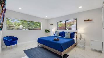 Comfort Room | Iron/ironing board, free WiFi, bed sheets
