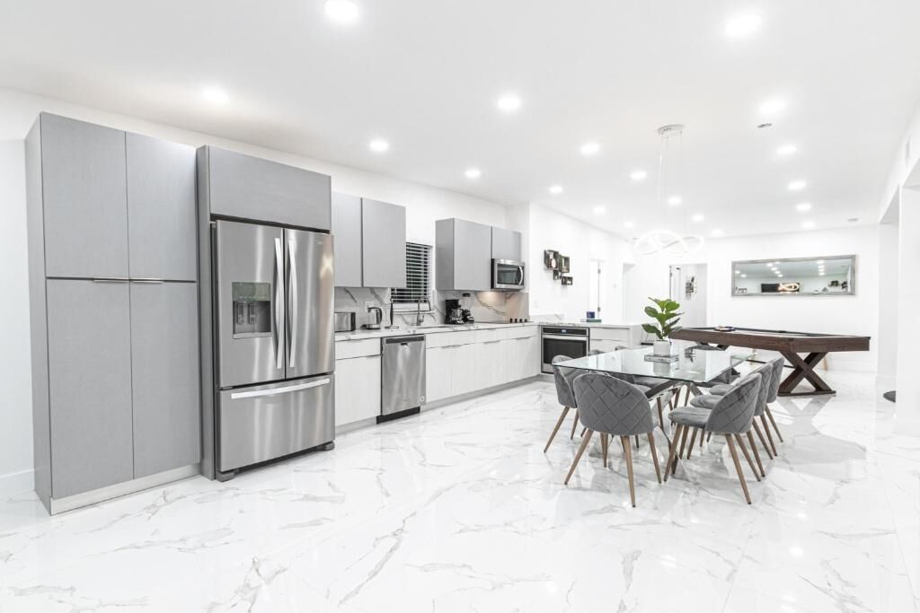 Comfort Room | Private kitchen