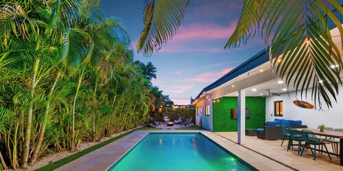 Sunshine Hideaway Villa | Pool ·Terrace ·Fire Pit 