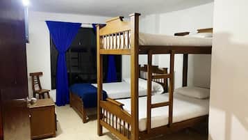 Quarto família, sacada, vista para a montanha