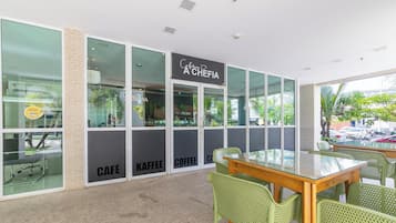 Apartamento básico | Opções para refeição ao ar livre