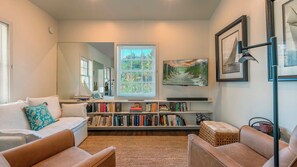 TV, books - Back to the Island - Old Town Key West 2nd Floor Condo (Key West)