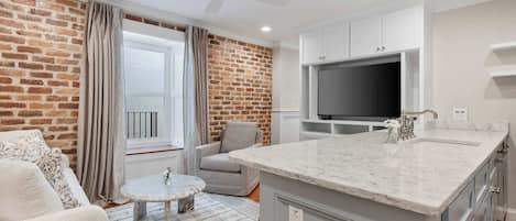 TV, offices