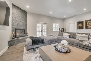 Smart TV, chimenea