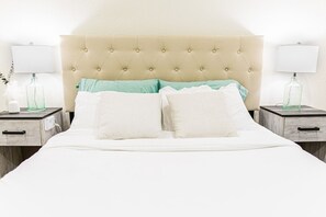 Desk, iron/ironing board, free WiFi, bed sheets - San Jose Studio • Near SJSU • BBQ & EV (San Jose)
