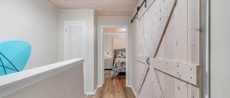 Condo, Multiple Beds (Sandprints A8)