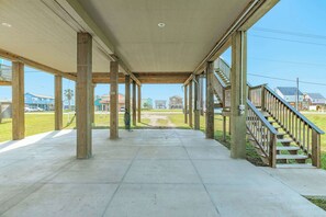 Property grounds - Surfside Beach House: Ocean & Bay Views (Freeport)