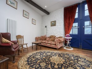 Living area - The Mayflower Suite (Plymouth)