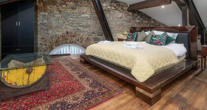 The Mayflower Suite
