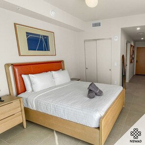 1 bedroom, iron/ironing board, WiFi, bed sheets - Luxury 31st floor Modern Studio Miami Worldcenter (Miami)