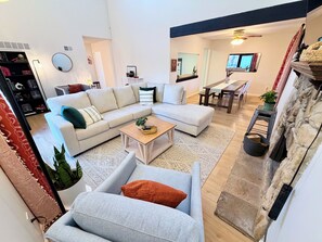 Living area - World Cup Stay, DT & Stadium, Sleeps 8 (Kansas City)