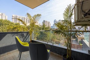 Business Double Room, Balcony, City View | Interior