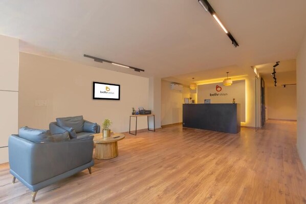 Business Double Room, Balcony, City View | Lobby