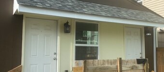 Cozy 1-bedroom apartment in pleasant Tacoma with AC